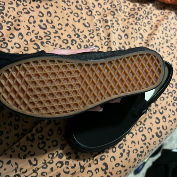 Youth size 5 black vans - Picture 2 of 3